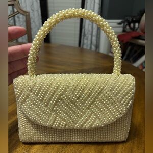 Vintage La Regale Ltd pearl clutch purse magnetic flap closure